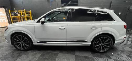 Glacier White Metallic 2020 Audi Q7 55 Prestige