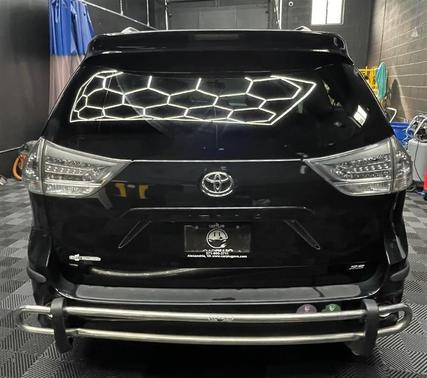 Black 2015 Toyota Sienna SE