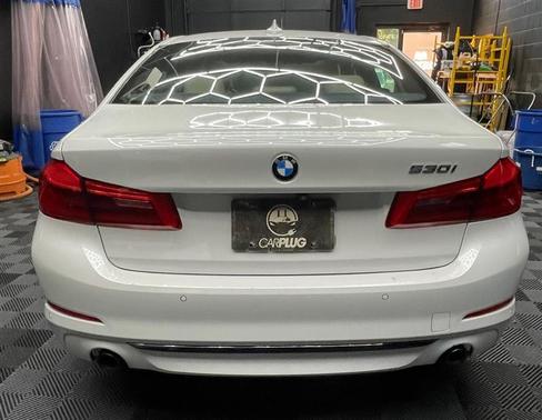 White 2018 BMW 530 i