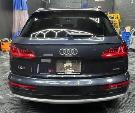 Moonlight Blue Metallic 2019 Audi Q5 2.0T Premium Plus