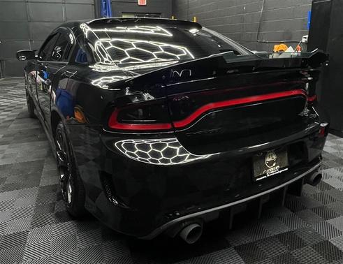 Black 2017 Dodge Charger SE