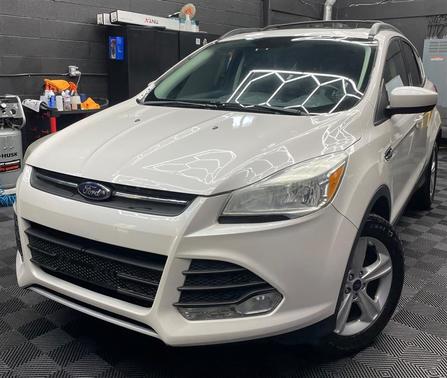 White 2016 Ford Escape SE