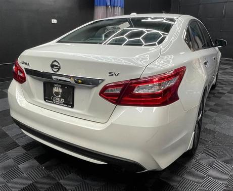 White 2017 Nissan Altima 2.5 SV