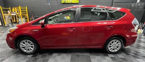 2013 Toyota Prius v TWO/THREE/FIVE