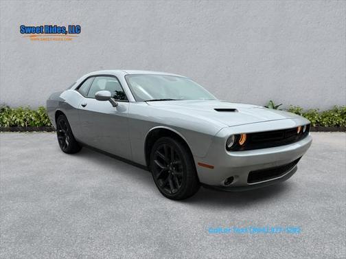 2021 Dodge Challenger SXT