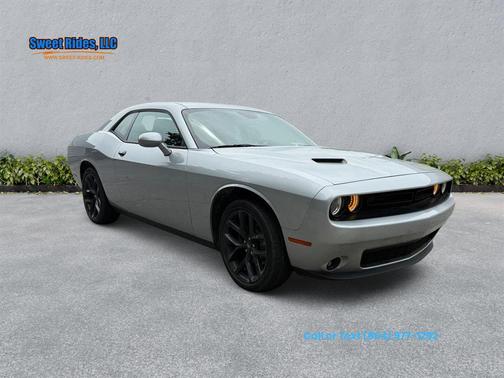 2021 Dodge Challenger SXT