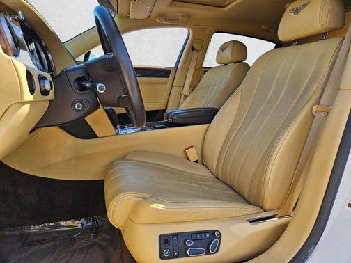White 2014 Bentley Flying Spur Base