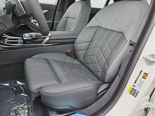 Alpine White 2026 BMW i7 eDrive50