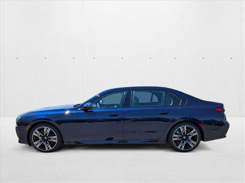 2025 BMW 740 i