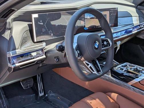 2025 BMW 740 i