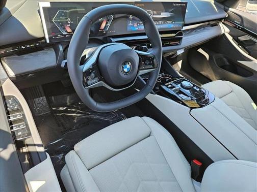 Oxide Grey Metallic 2026 BMW 530 530i