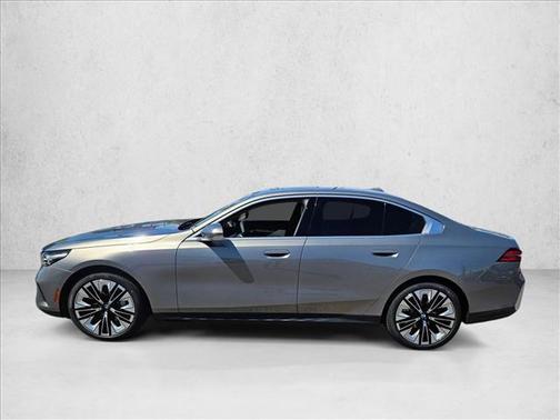 Oxide Grey Metallic 2026 BMW 530 530i
