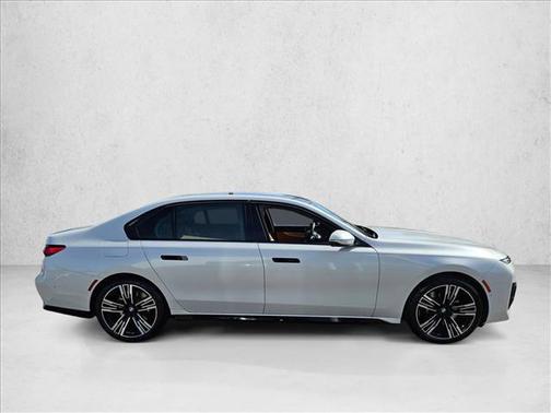 Mineral White Metallic 2023 BMW 740 i