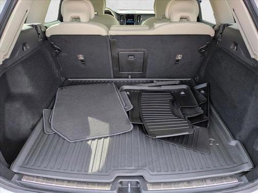 2022 Volvo XC60 B6 Inscription