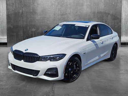 2022 BMW 330e Base