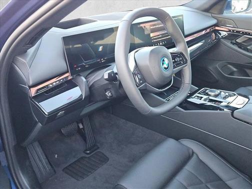 Phytonic Blue Metallic 2027 BMW i5 eDrive40