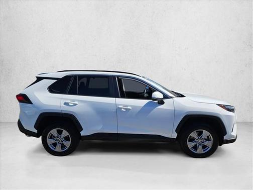Ice Cap 2025 Toyota RAV4 XLE