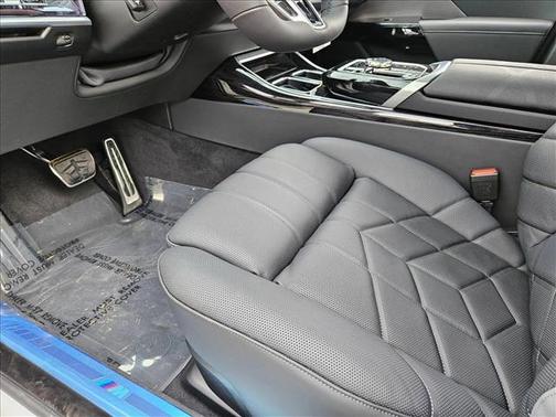 Alpine White 2026 BMW 750e i xDrive