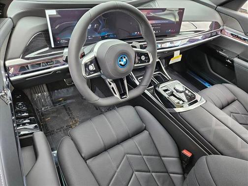 Alpine White 2026 BMW 750e i xDrive