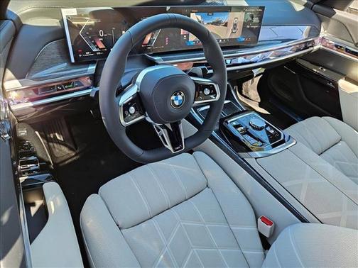 2025 BMW 760 i xDrive