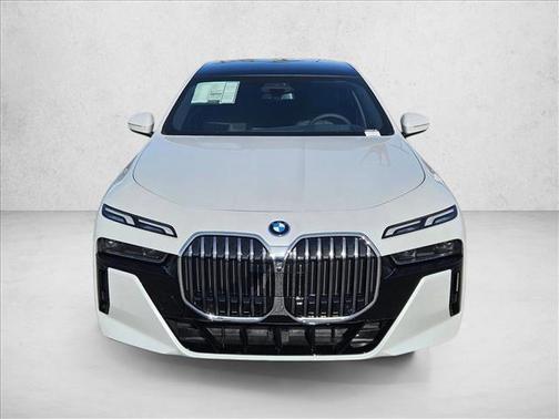 2026 BMW 750e i xDrive