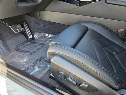 Mineral White Metallic 2026 BMW 530 530i