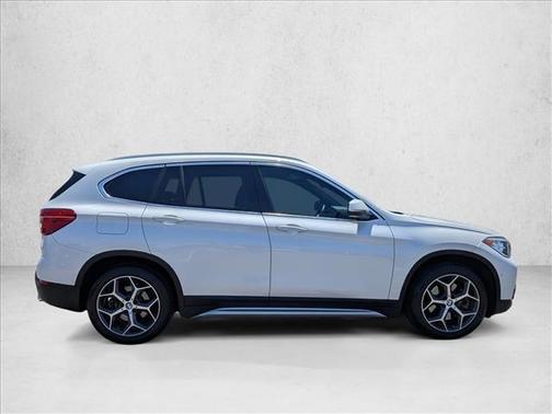 Mineral White Metallic 2019 BMW X1 sDrive28i