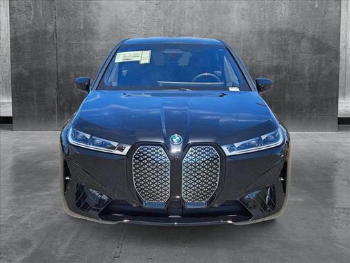 2025 BMW iX M60