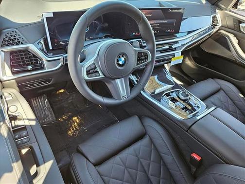 Black Sapphire Metallic 2027 BMW X7 xDrive40i