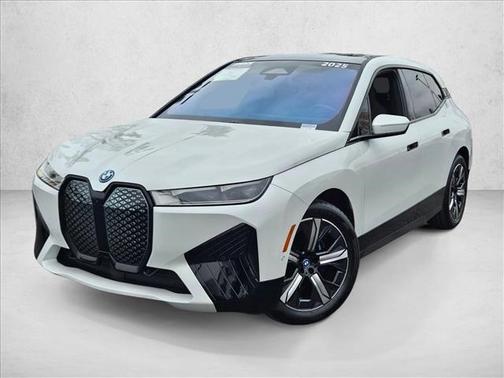 Mineral White Metallic 2025 BMW iX xDrive50