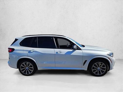 2023 BMW X5 M50i