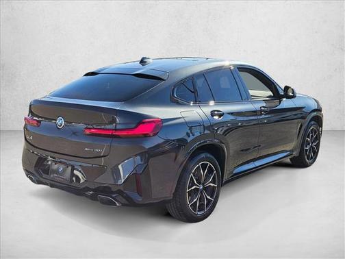 2025 BMW X4 xDrive30i