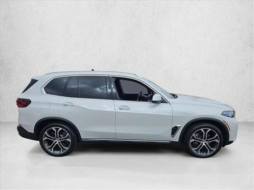 Mineral White Metallic 2026 BMW X5 xDrive40i
