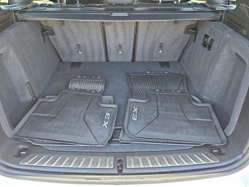 Mineral White Metallic 2023 BMW X3 sDrive30i