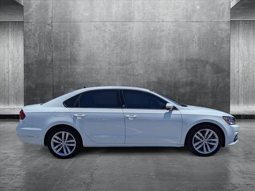 2019 Volkswagen Passat 2.0T Wolfsburg Edition