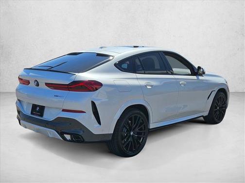 Mineral White Metallic 2026 BMW X6 xDrive40i