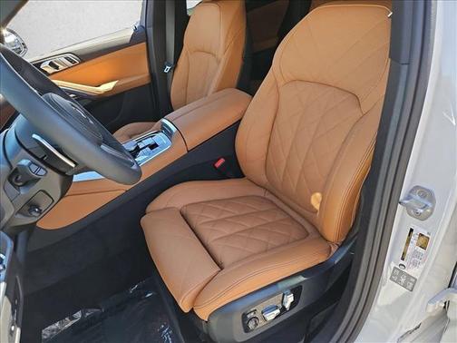 Mineral White Metallic 2027 BMW X6 xDrive40i
