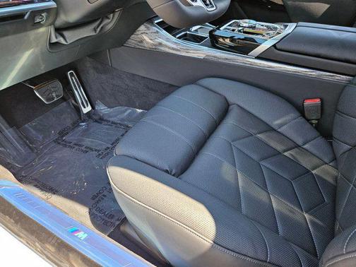 2025 BMW 760 i xDrive