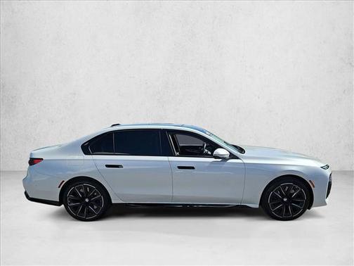 Mineral White Metallic 2024 BMW 760 xDrive