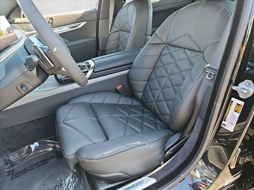 Black Sapphire Metallic 2026 BMW 740 740i