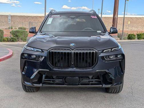 Carbon Black Metallic 2026 BMW X7 xDrive40i