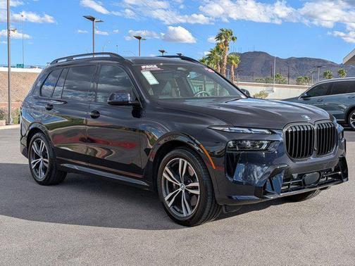 Carbon Black Metallic 2026 BMW X7 xDrive40i