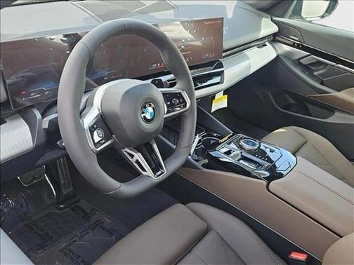 2025 BMW 530 i