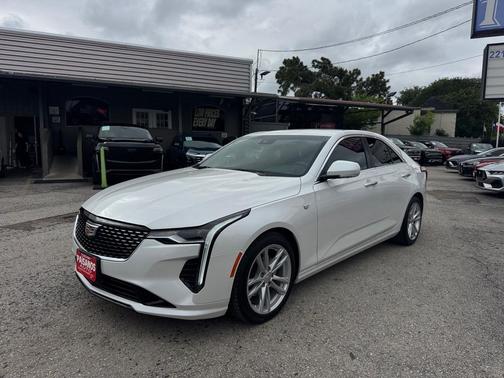 Crystal White Tricoat 2024 Cadillac CT4 Luxury