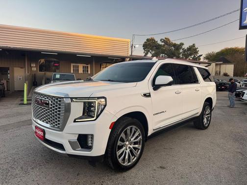 White 2021 GMC Yukon XL Denali