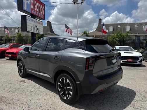 Gun Metallic 2025 Nissan Kicks SV