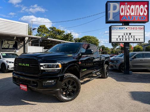 Diamond Black Crystal Pearlcoat 2022 RAM 2500 Laramie Crew Cab 4x4 6'4' Box