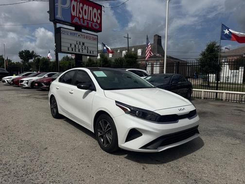 Snow White Pearl 2024 Kia Forte LXS