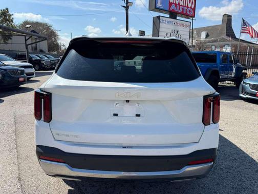Glacial White Pearl 2024 Kia Sorento S