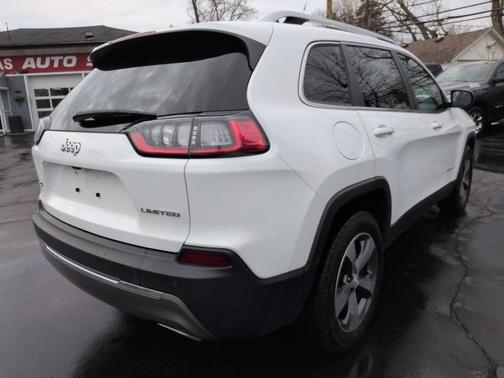 White 2019 Jeep Cherokee Limited